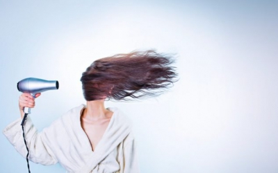 How To Blow Dry Hair In 3 Easy Steps